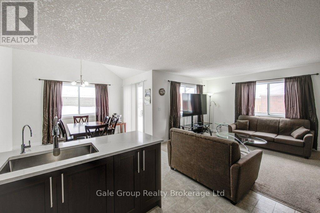 711 Southwood Way S, Woodstock, Ontario  N4V 1H5 - Photo 15 - X12721440