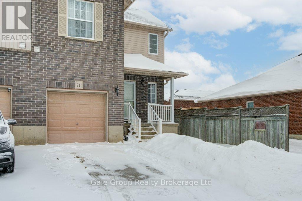 711 Southwood Way S, Woodstock, Ontario  N4V 1H5 - Photo 2 - X12721440