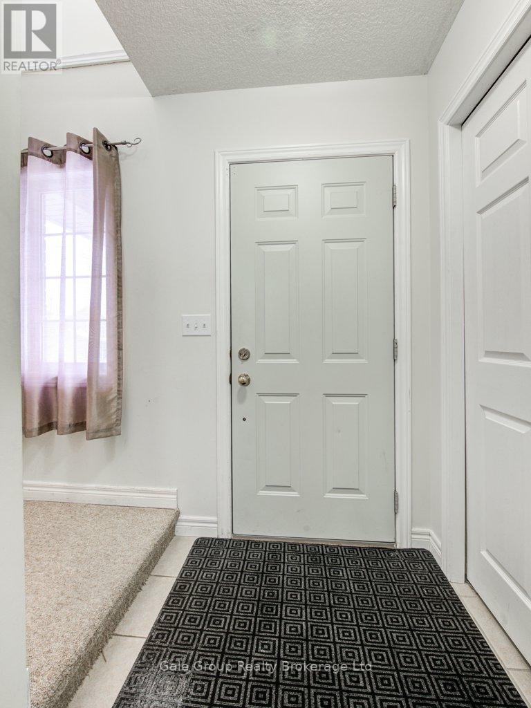 711 Southwood Way S, Woodstock, Ontario  N4V 1H5 - Photo 5 - X12721440