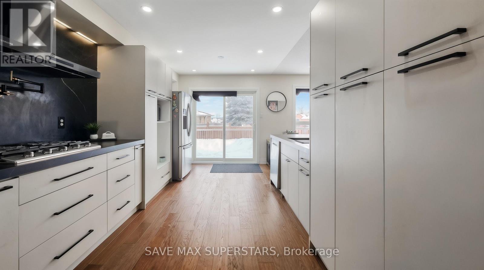 54 Gore Drive, Barrie, Ontario  L4N 5R5 - Photo 9 - S12720996