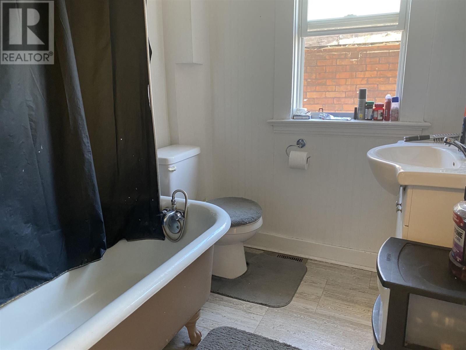 415 Wellington St E, Sault Ste. Marie, Ontario P6A 2M1 - Photo 11 - SM252815