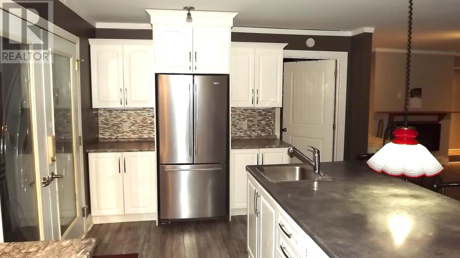 224 Hillside Dr S, Elliot Lake, Ontario  P5A 1N5 - Photo 3 - SM260152