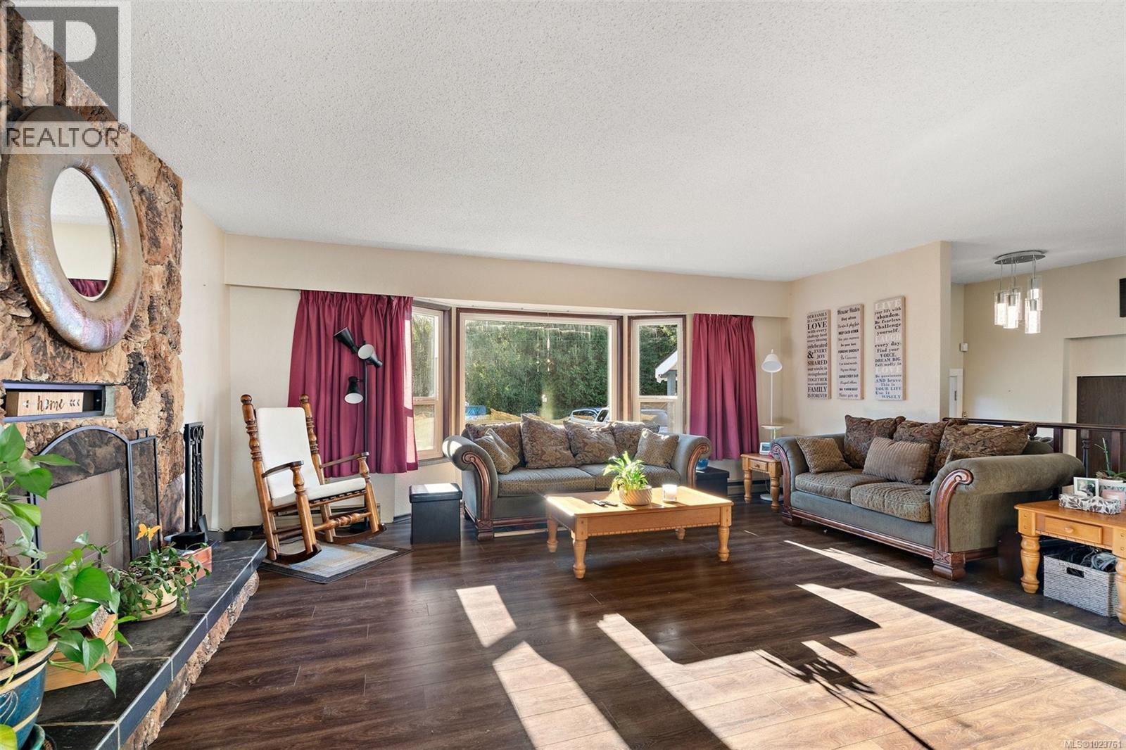 2512 Jeanine Dr, Langford, British Columbia  V9B 4X9 - Photo 4 - 1023761