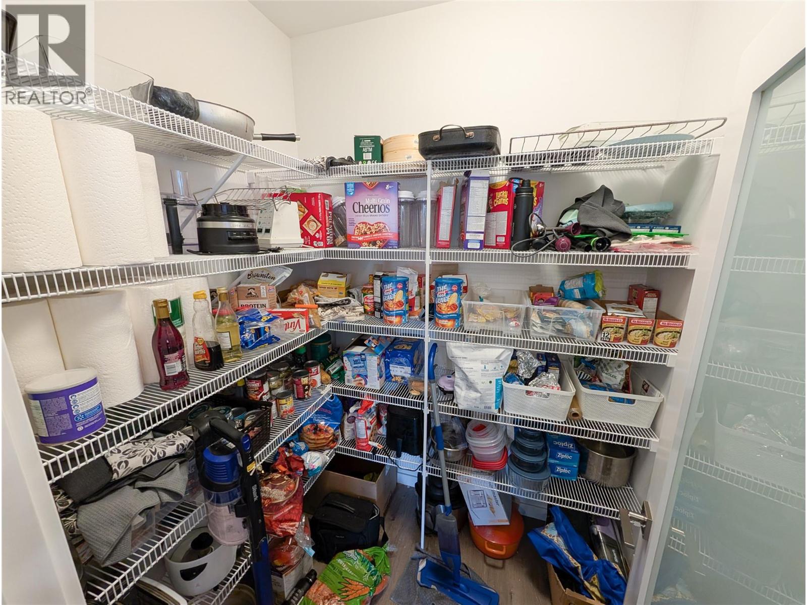 2710 Beachmount Crescent, Kamloops, British Columbia  V2B 0E6 - Photo 4 - 10372082