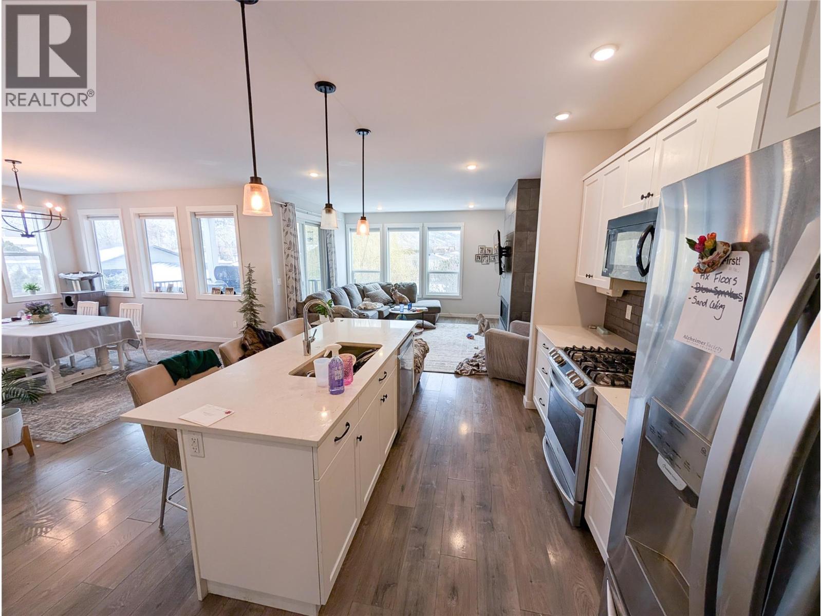 2710 Beachmount Crescent, Kamloops, British Columbia  V2B 0E6 - Photo 5 - 10372082