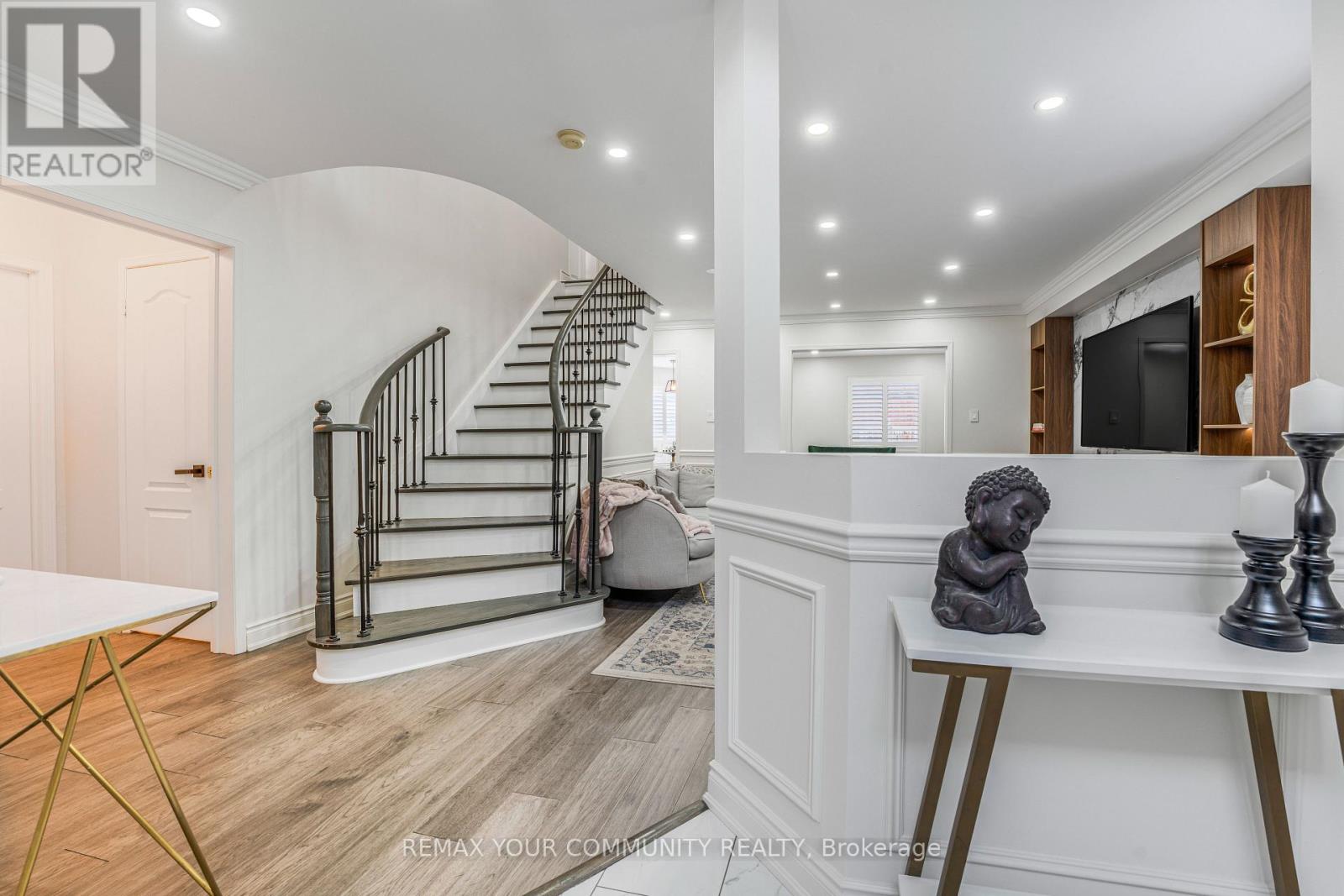 18 Nieuwendyk Street, Whitby, Ontario  L1P 1V4 - Photo 5 - E12721314