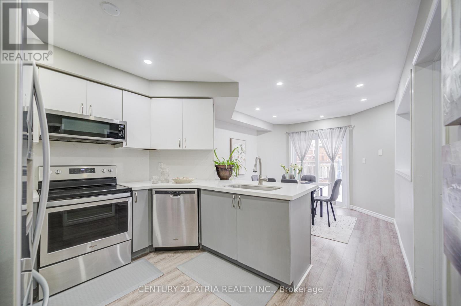 16 Hibbard Drive, Ajax, Ontario  L1Z 1J7 - Photo 11 - E12721414