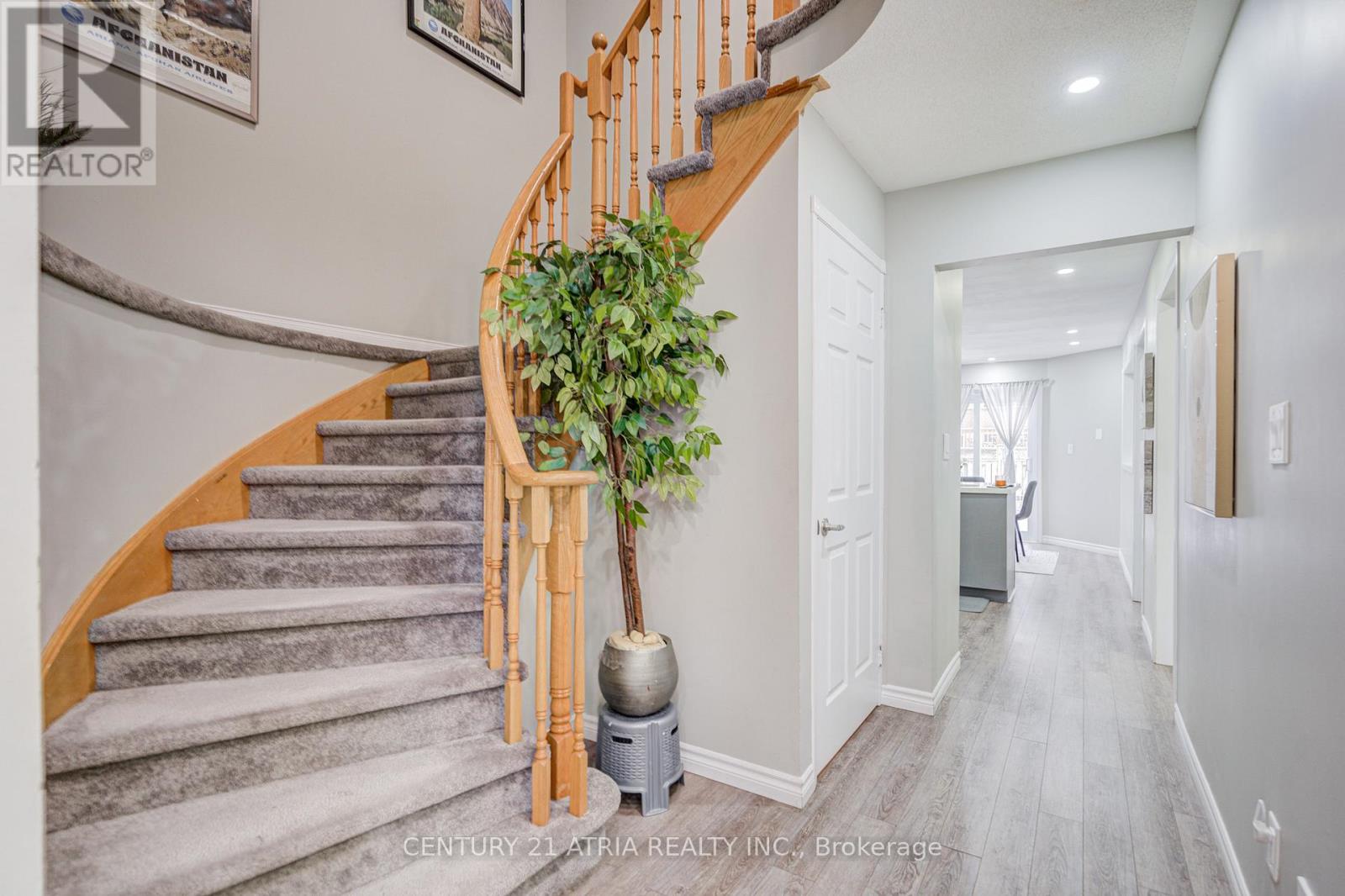 16 Hibbard Drive, Ajax, Ontario  L1Z 1J7 - Photo 9 - E12721414