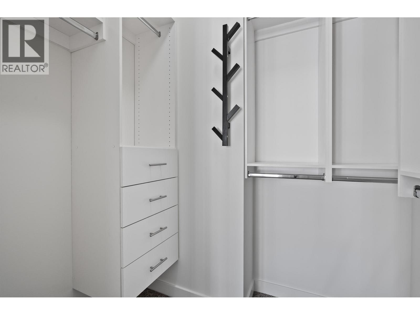 301 553 Foster Avenue, Coquitlam, British Columbia  V3J 0B5 - Photo 23 - R3072485