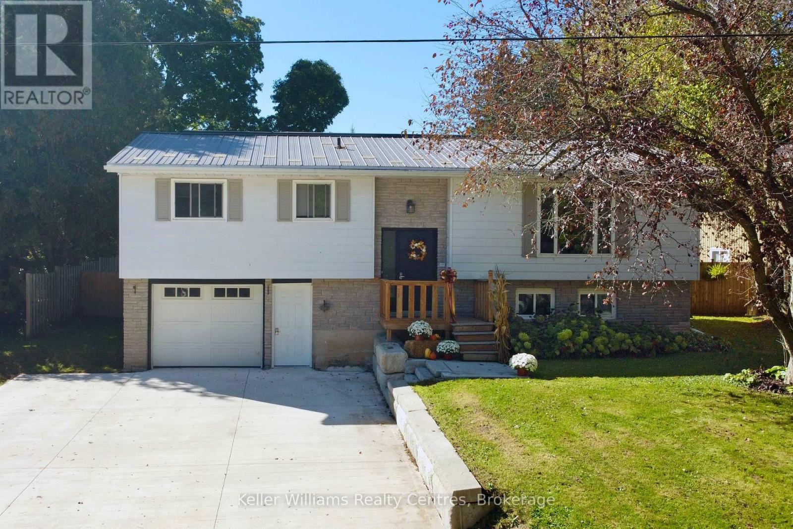 9 Union Street N, Brockton, Ontario  N0G 2V0 - Photo 2 - X12435555