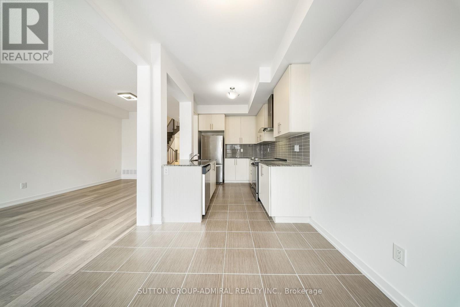 217 Bennett Street, Newmarket, Ontario  L3X 0M1 - Photo 12 - N12721260