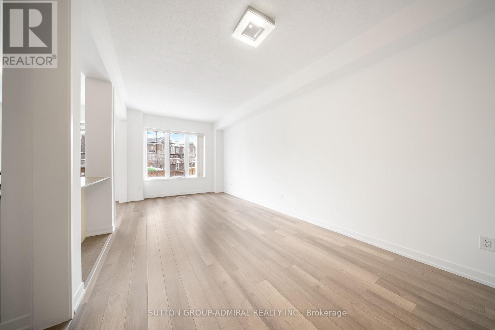 217 Bennett Street, Newmarket, Ontario  L3X 0M1 - Photo 3 - N12721260