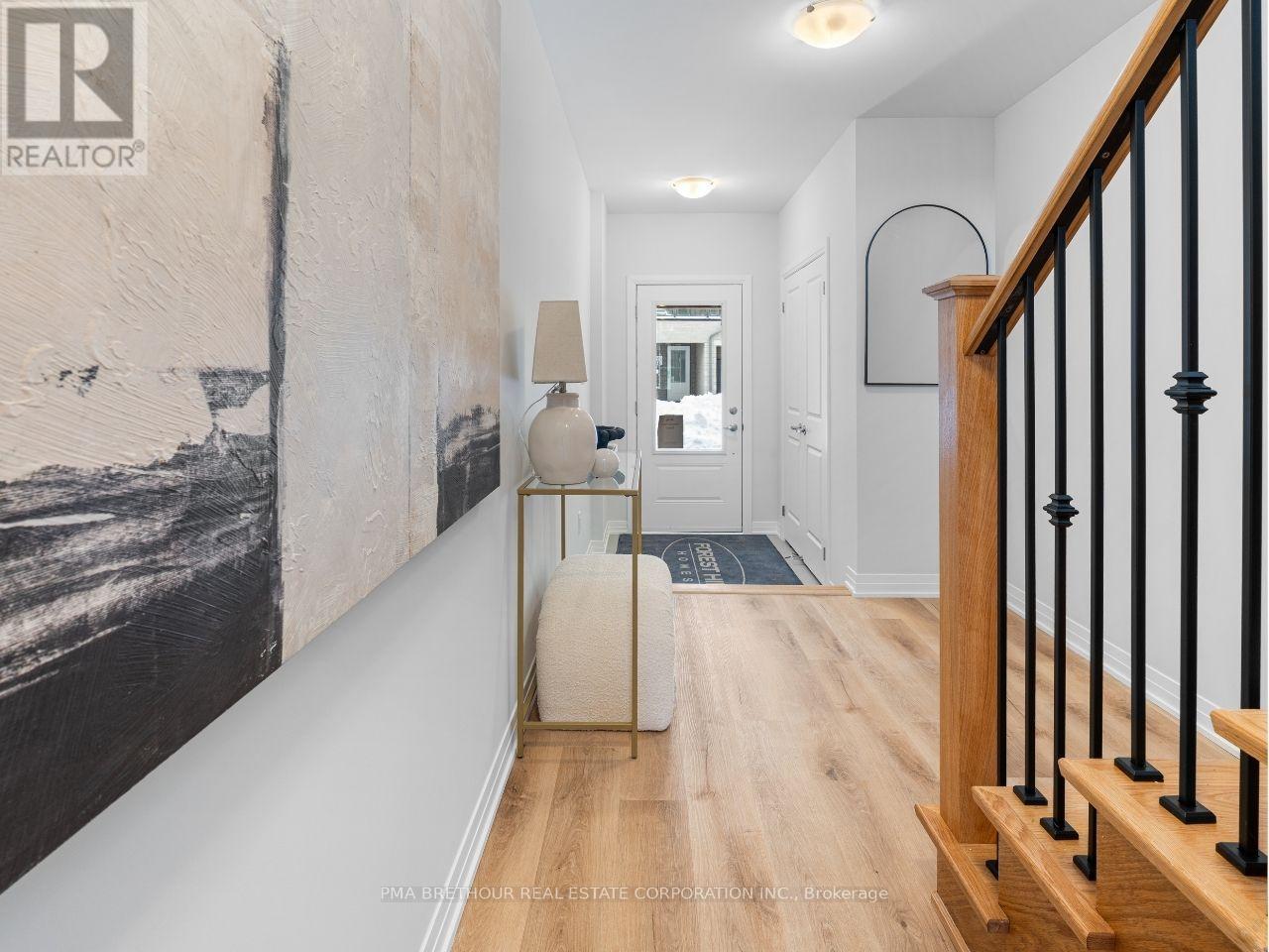 95 Rustle Woods Avenue, Markham, Ontario  L6B 0V2 - Photo 4 - N12721398