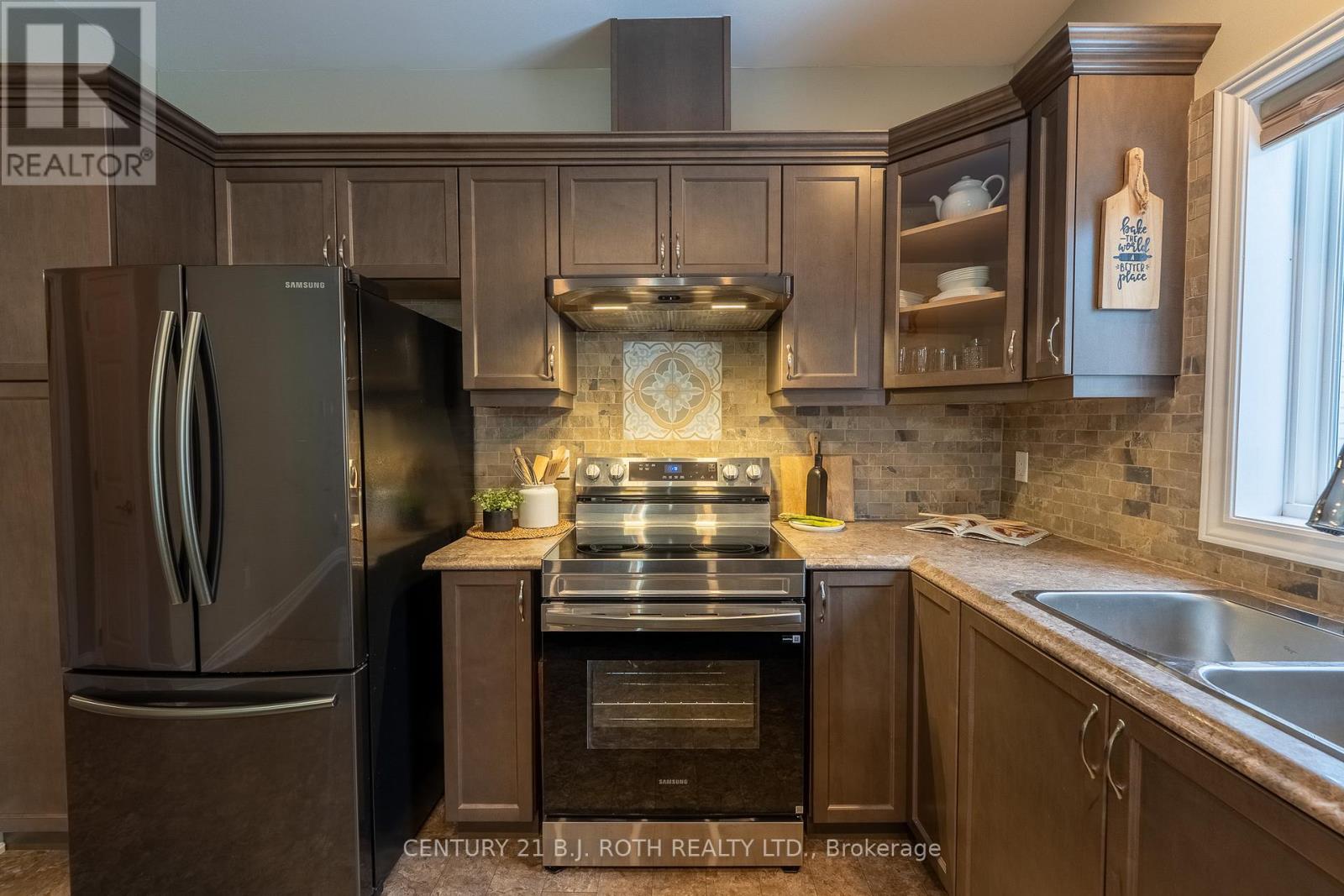 251 Lucy Lane, Orillia, Ontario  L3V 0G3 - Photo 9 - S12721424