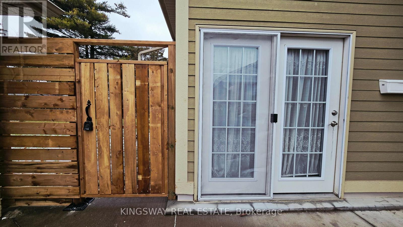 236 Woodale (Lower Lev) Avenue, Oakville, Ontario  L6K 2N2 - Photo 9 - W12674414