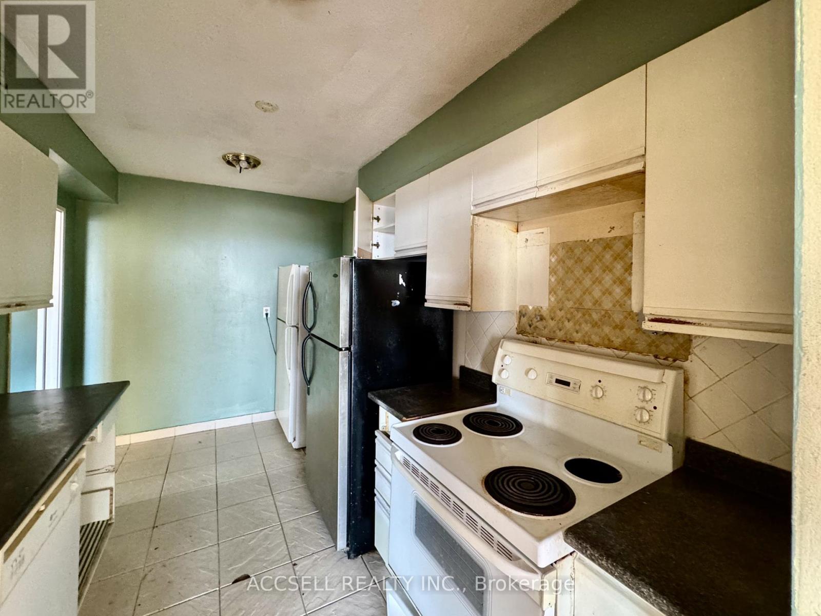 1107 - 75 Emmett Avenue, Toronto, Ontario  M6M 5A7 - Photo 10 - W12720456