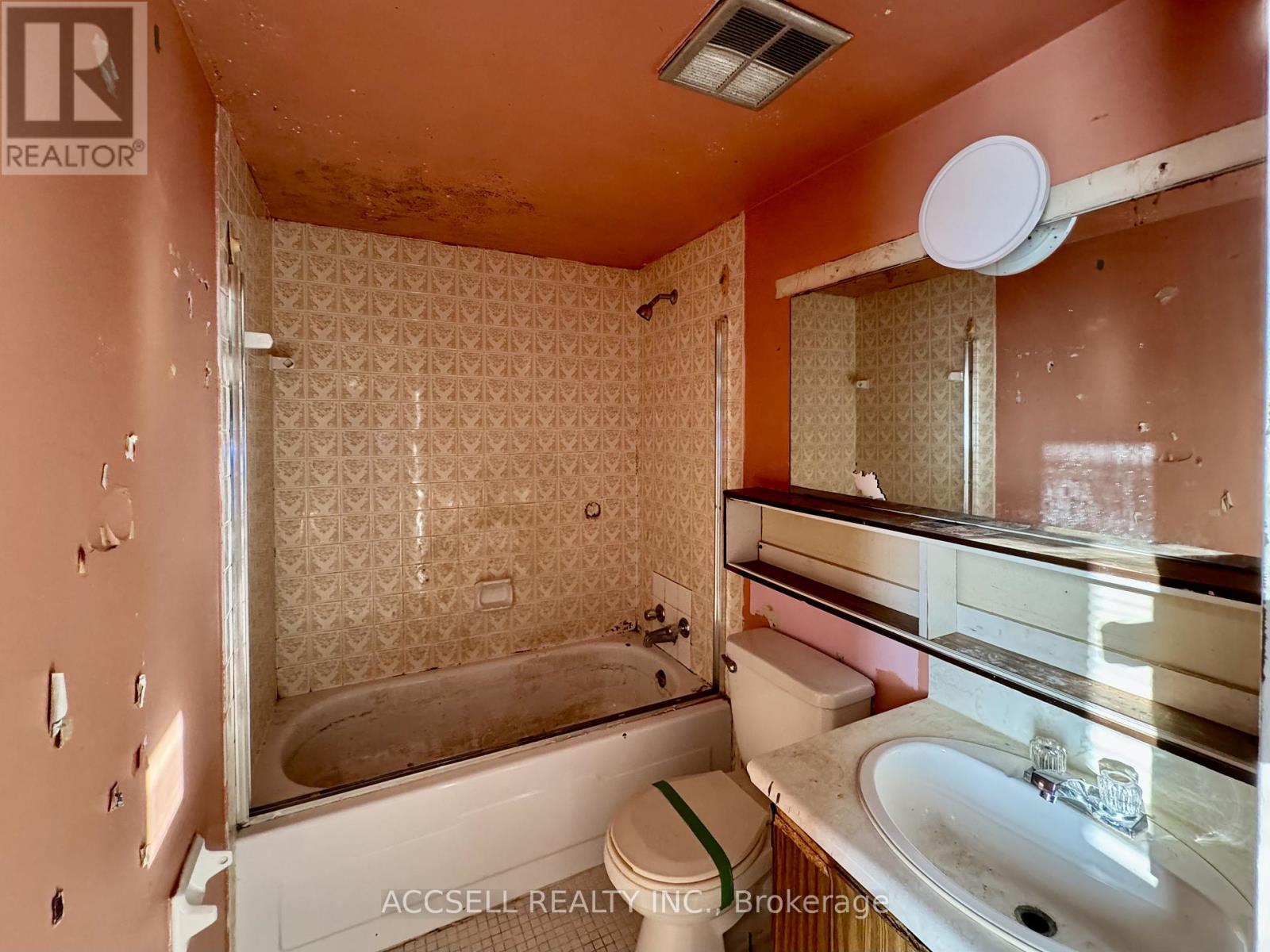 1107 - 75 Emmett Avenue, Toronto, Ontario  M6M 5A7 - Photo 18 - W12720456