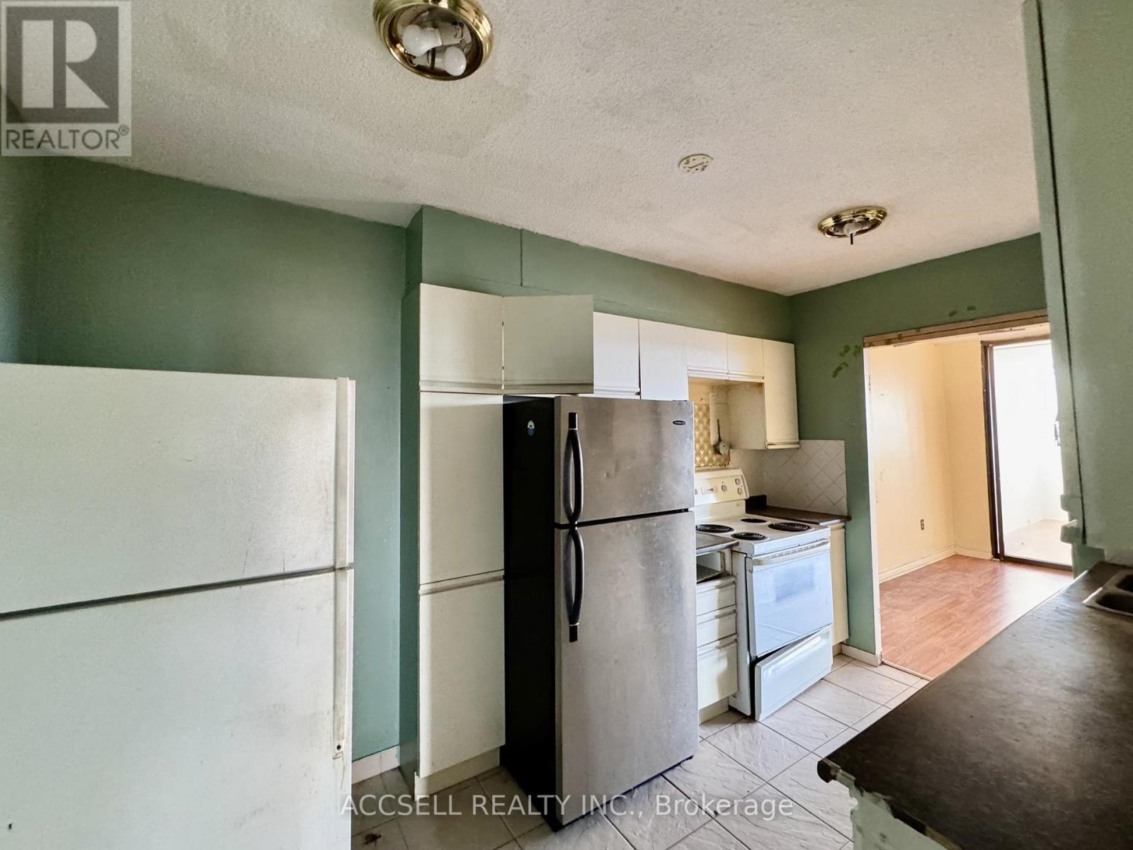 1107 - 75 Emmett Avenue, Toronto, Ontario  M6M 5A7 - Photo 11 - W12720456