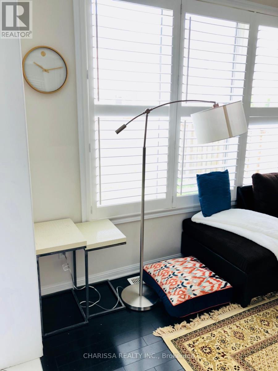 945 Farmstead Drive, Milton, Ontario  L9T 8H9 - Photo 12 - W12721252