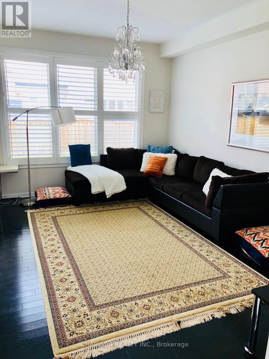 945 Farmstead Drive, Milton, Ontario  L9T 8H9 - Photo 6 - W12721252