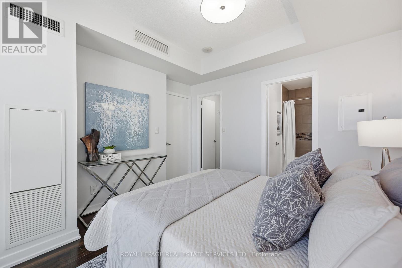 2403 - 4099 Brickstone Mews, Mississauga, Ontario  L5B 0G2 - Photo 19 - W12721254