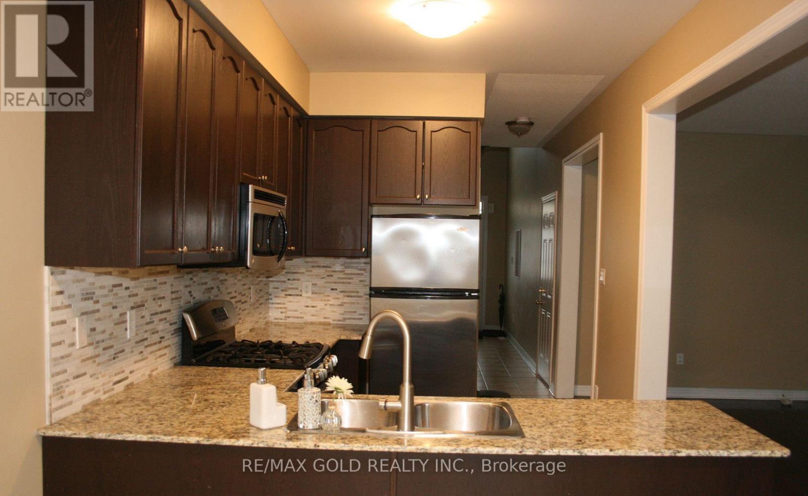 2406 Old Brompton Way, Oakville, Ontario  L6M 0J3 - Photo 3 - W12721268