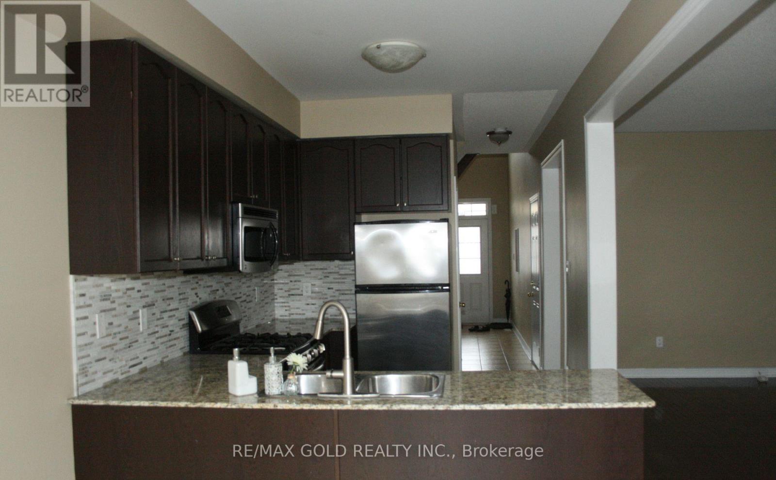 2406 Old Brompton Way, Oakville, Ontario  L6M 0J3 - Photo 5 - W12721268