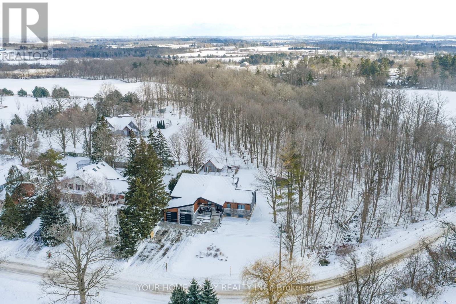 10735 Third Line, Halton Hills, Ontario  L9T 2X9 - Photo 2 - W12721282