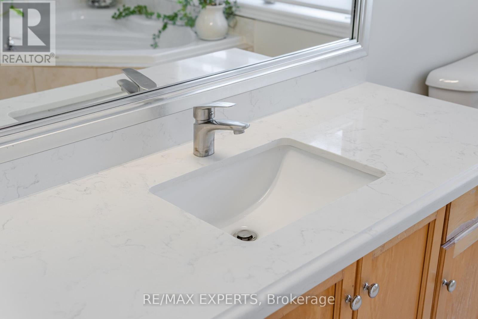 5 Hillside Drive, Brampton, Ontario  L6S 0B7 - Photo 28 - W12721288