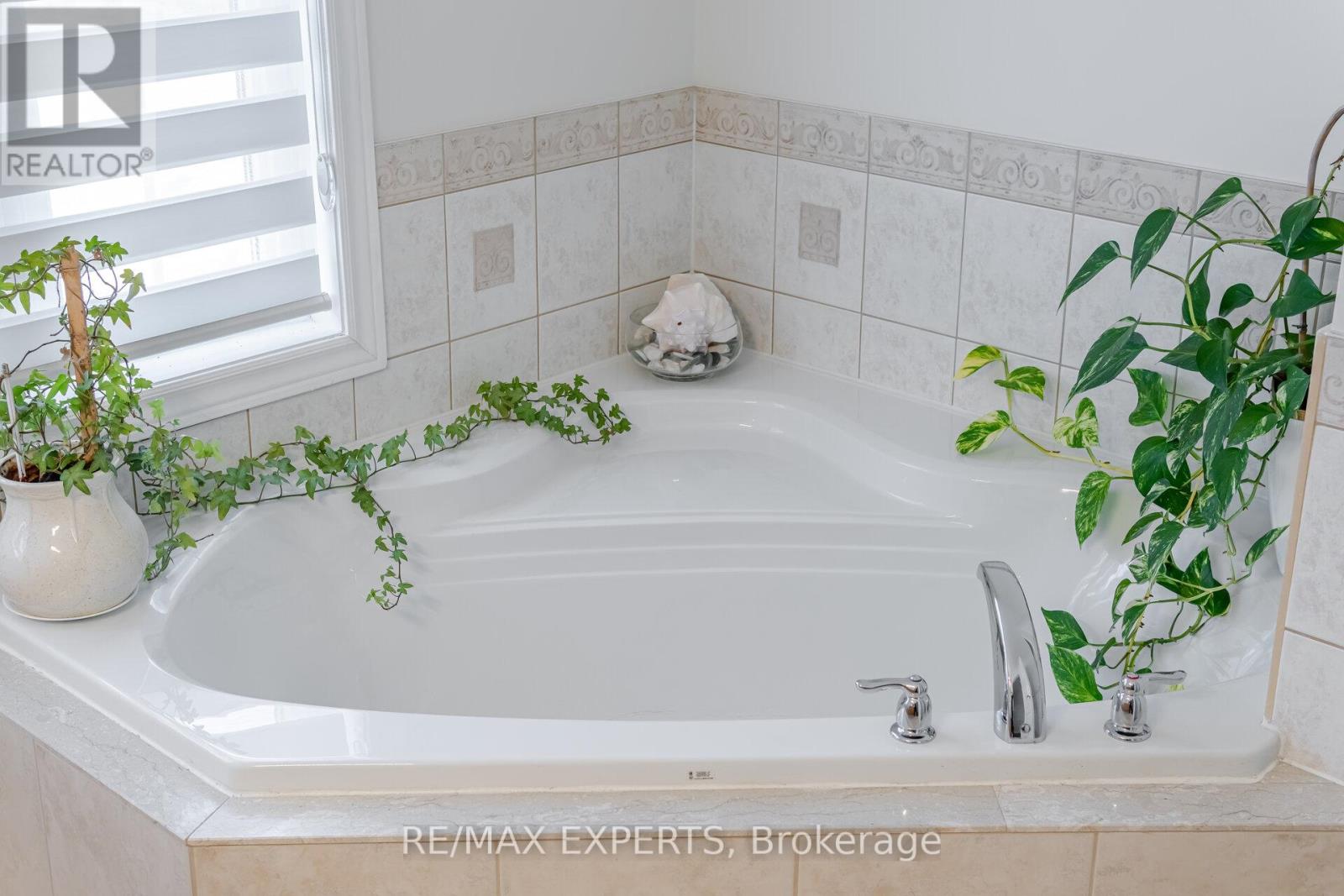 5 Hillside Drive, Brampton, Ontario  L6S 0B7 - Photo 29 - W12721288