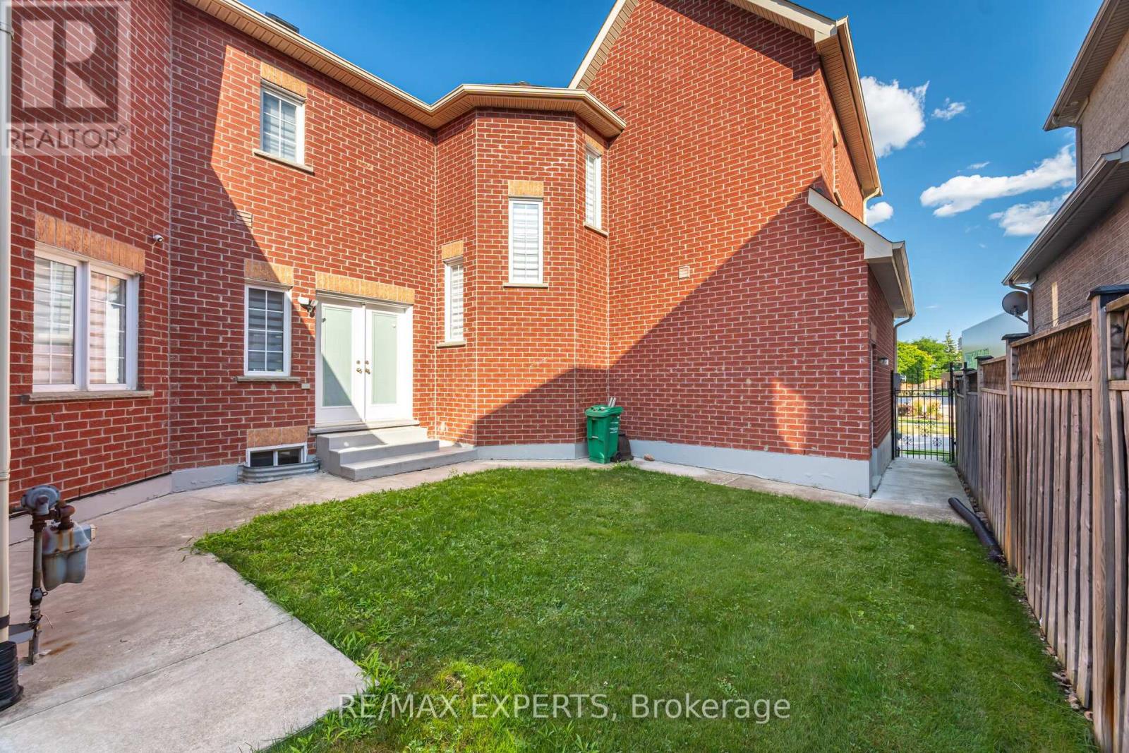 5 Hillside Drive, Brampton, Ontario  L6S 0B7 - Photo 42 - W12721288
