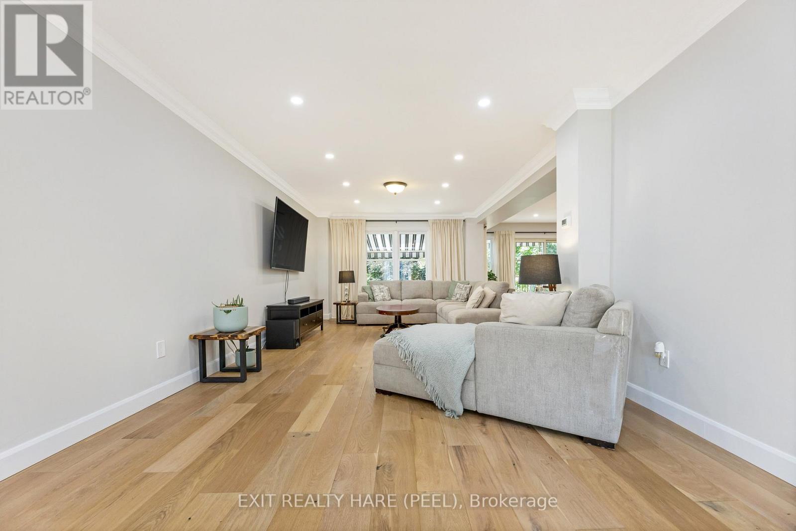 6 Stonegate Drive, Brampton, Ontario  L6Z 3L7 - Photo 17 - W12721292