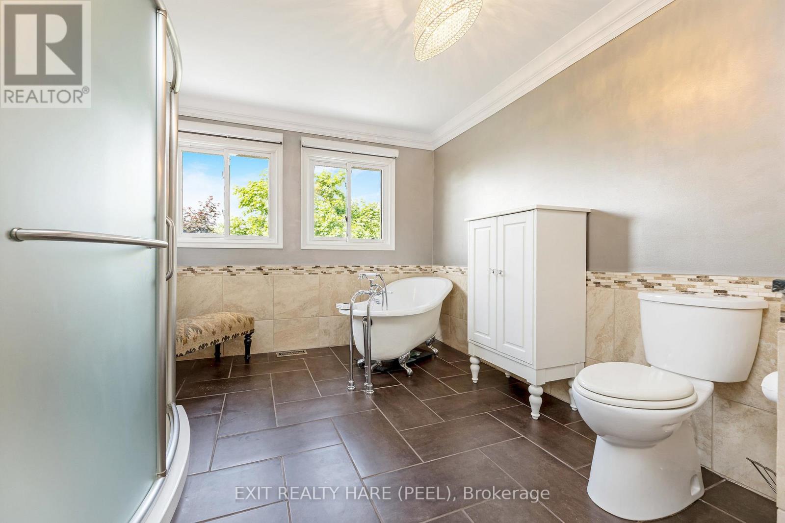 6 Stonegate Drive, Brampton, Ontario  L6Z 3L7 - Photo 7 - W12721292