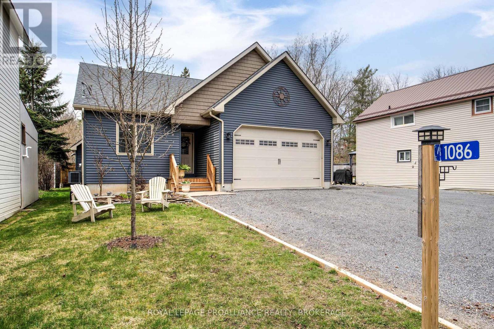 1086 Prince Street, Lansdowne Village, Ontario K0E 1L0 - Photo 2 - X12481385