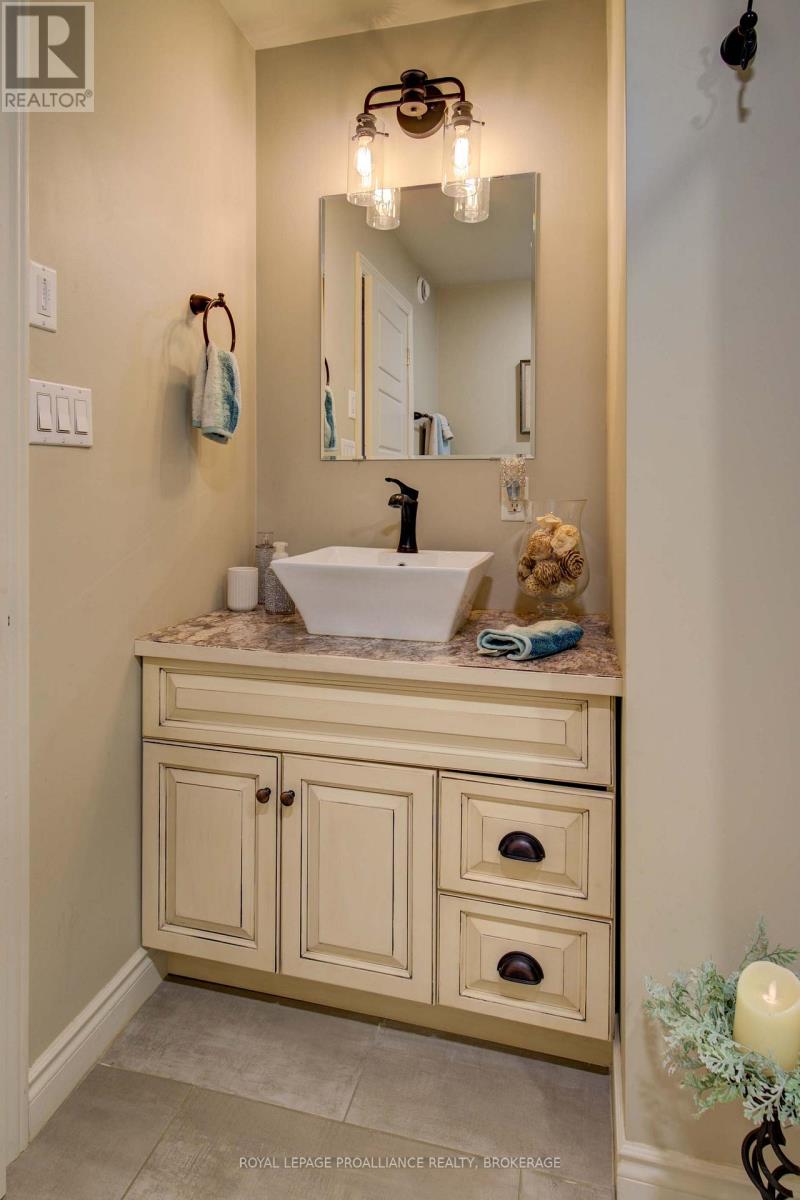 1086 Prince Street, Lansdowne Village, Ontario K0E 1L0 - Photo 16 - X12481385