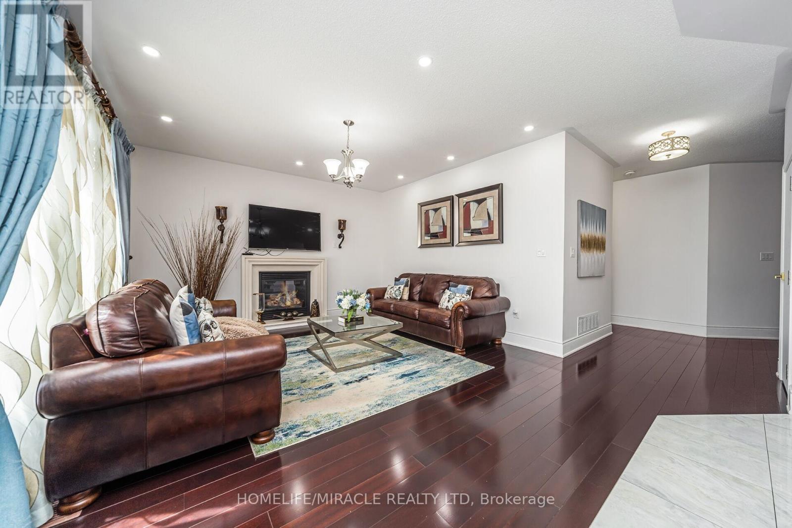 6 Currant Road, Brampton, Ontario  L6P 3G1 - Photo 11 - W12721316