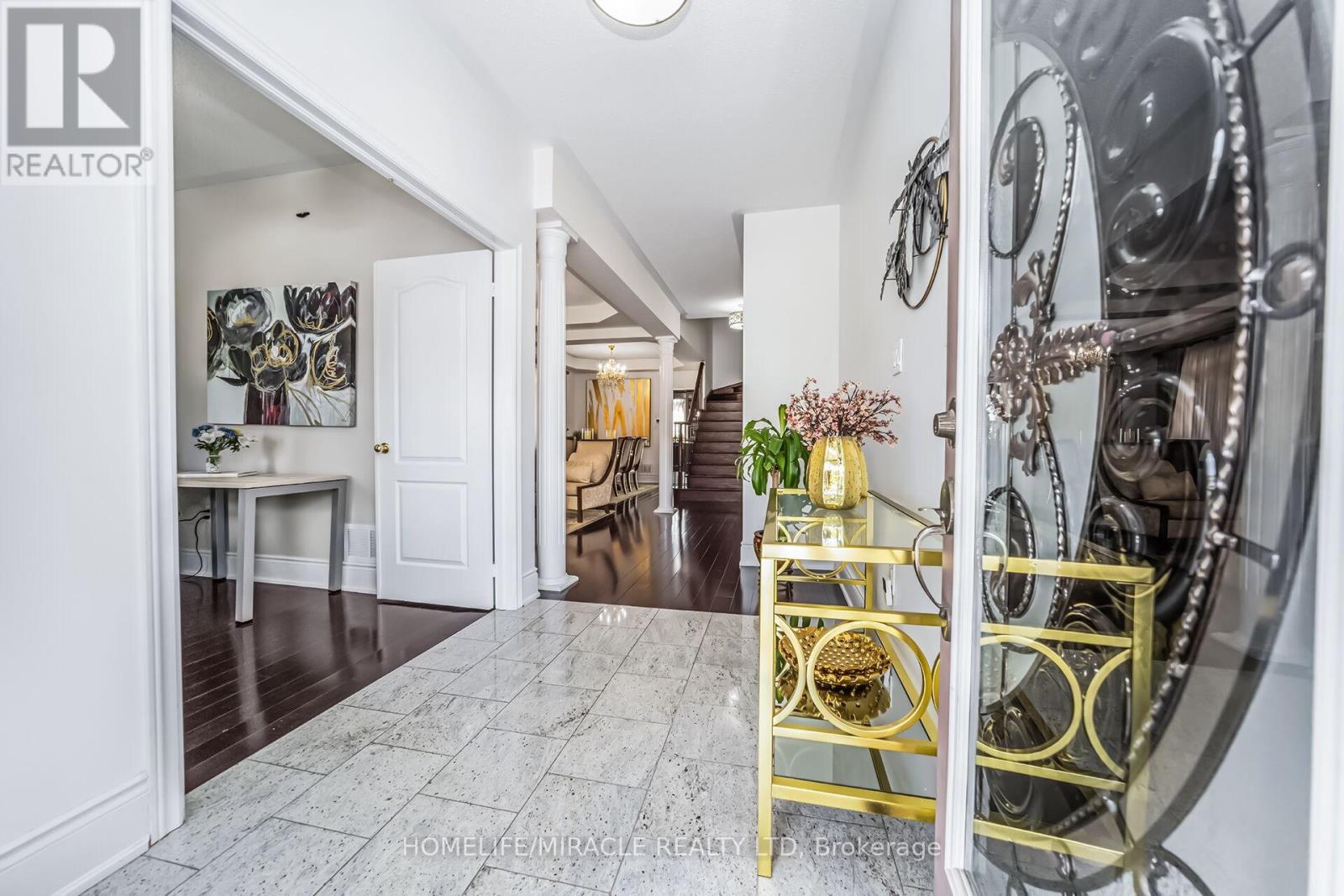 6 Currant Road, Brampton, Ontario  L6P 3G1 - Photo 4 - W12721316