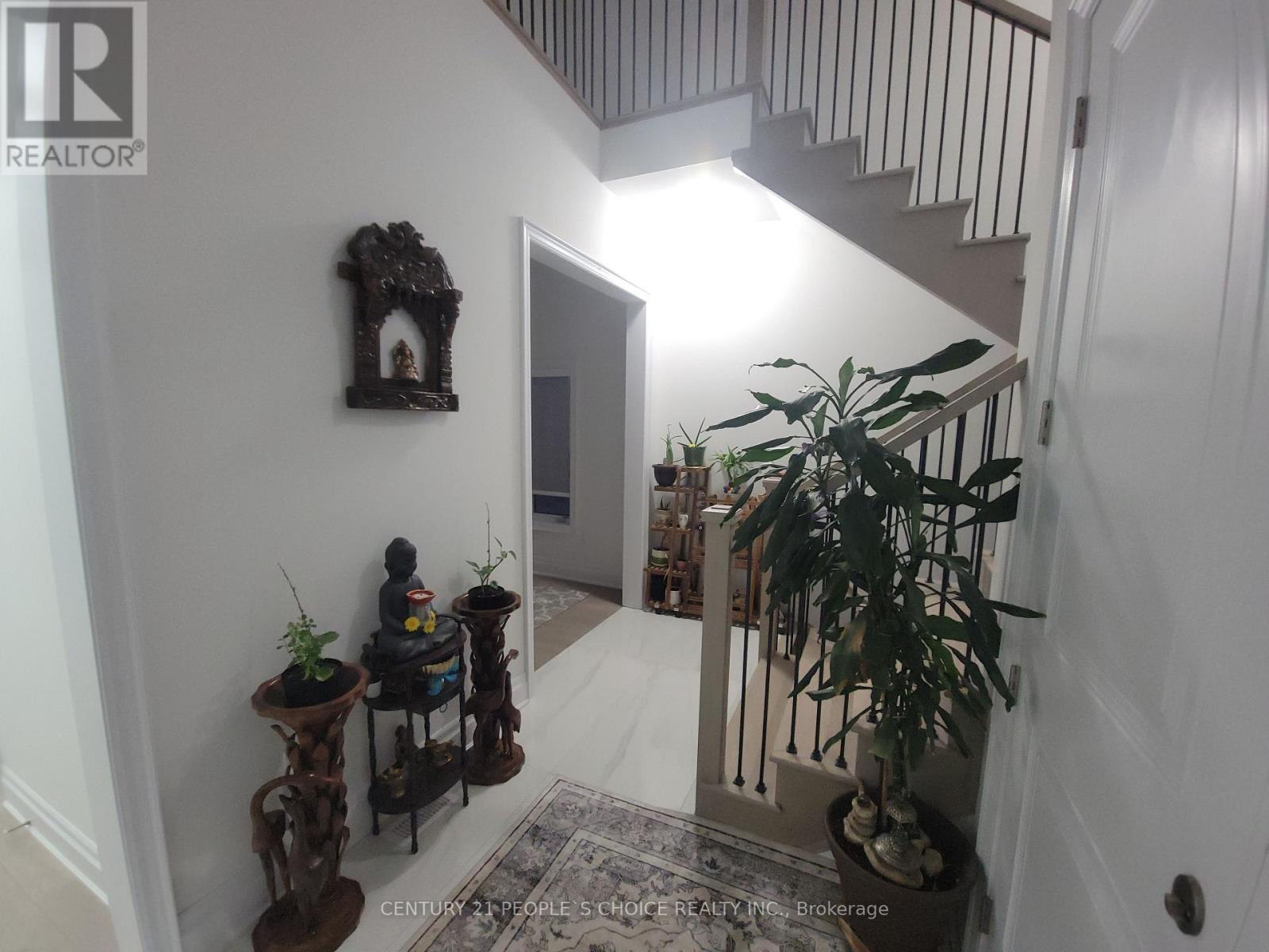 3253 Dove Drive, Oakville, Ontario  L6H 7G1 - Photo 2 - W12721322