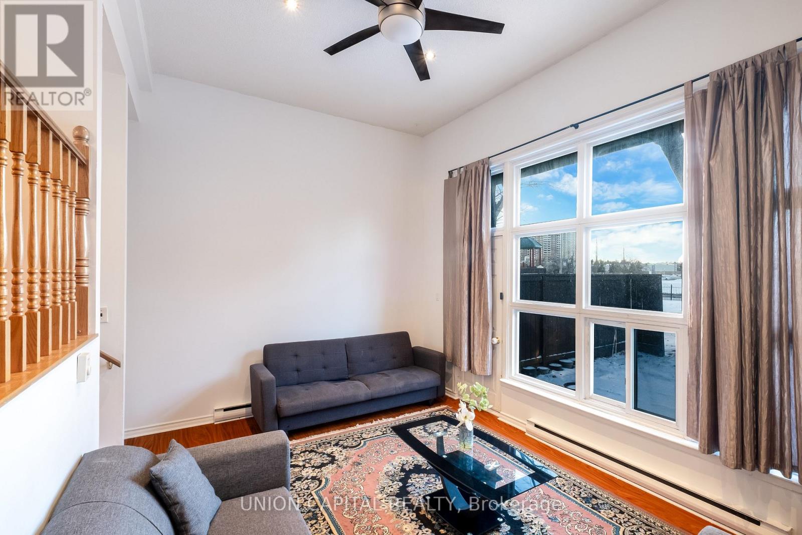 9 Briar Path, Brampton, Ontario  L6T 2A2 - Photo 5 - W12721368