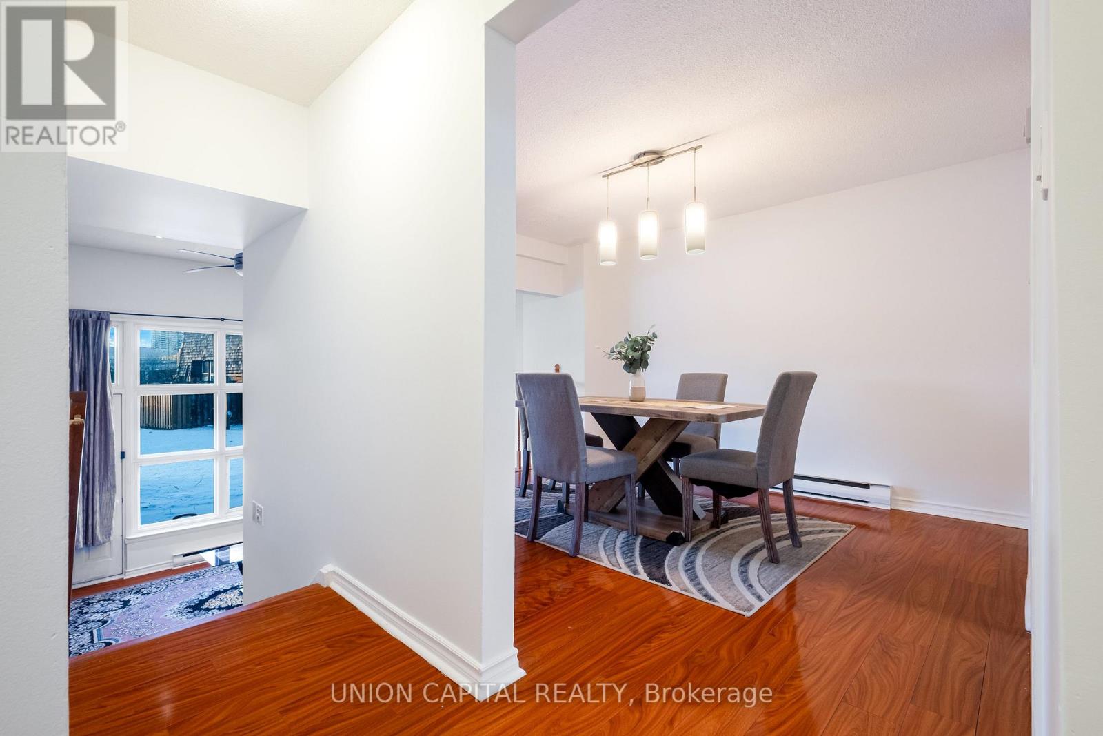 9 Briar Path, Brampton, Ontario  L6T 2A2 - Photo 6 - W12721368