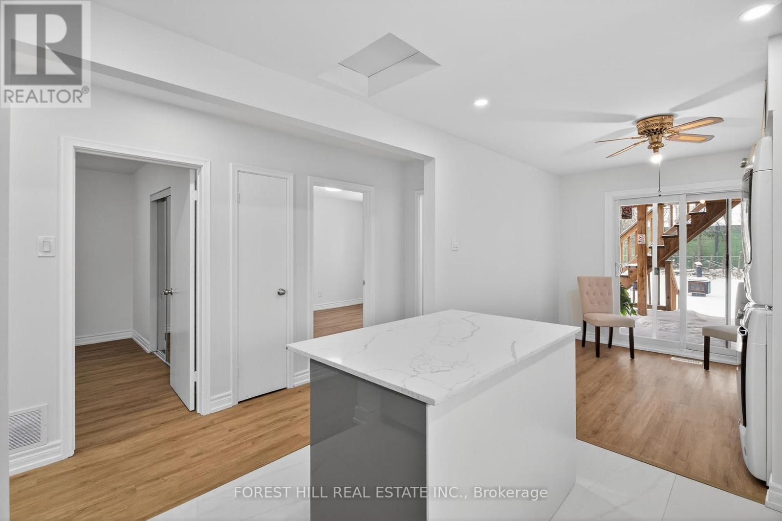 81 Taysham Crescent, Toronto, Ontario  M9V 1X1 - Photo 12 - W12721376