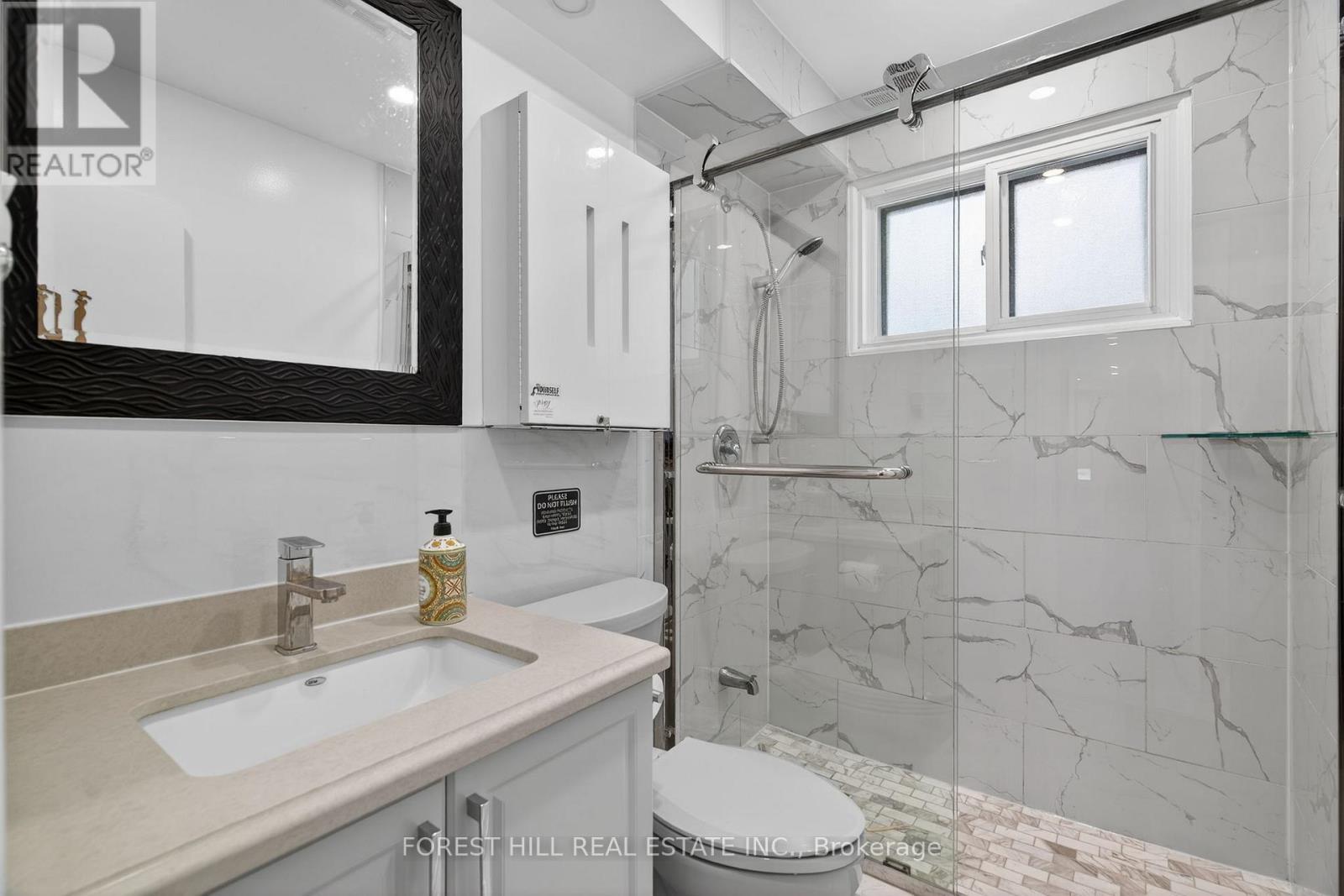 81 Taysham Crescent, Toronto, Ontario  M9V 1X1 - Photo 19 - W12721376