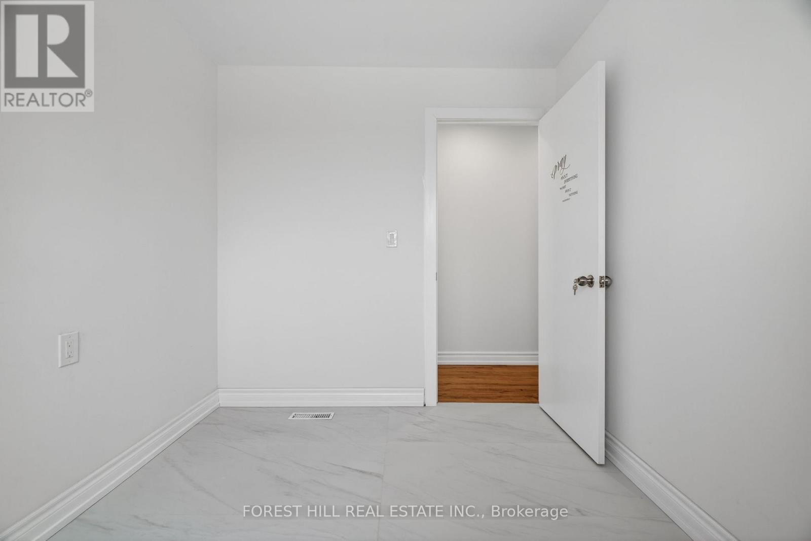 81 Taysham Crescent, Toronto, Ontario  M9V 1X1 - Photo 26 - W12721376