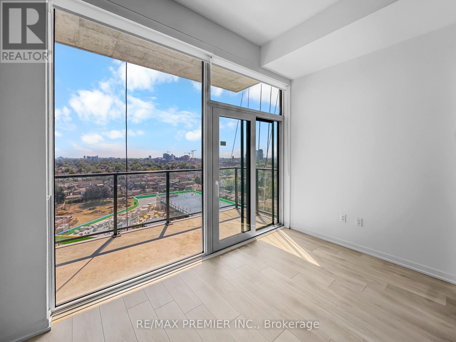 1002 - 1285 Dupont Street, Toronto, Ontario  M6H 0E3 - Photo 6 - W12721384