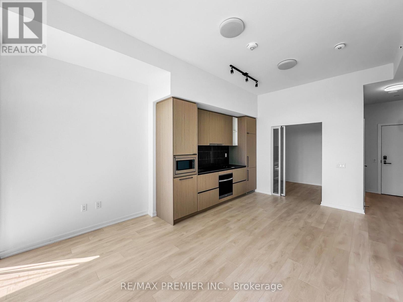 1002 - 1285 Dupont Street, Toronto, Ontario  M6H 0E3 - Photo 7 - W12721384