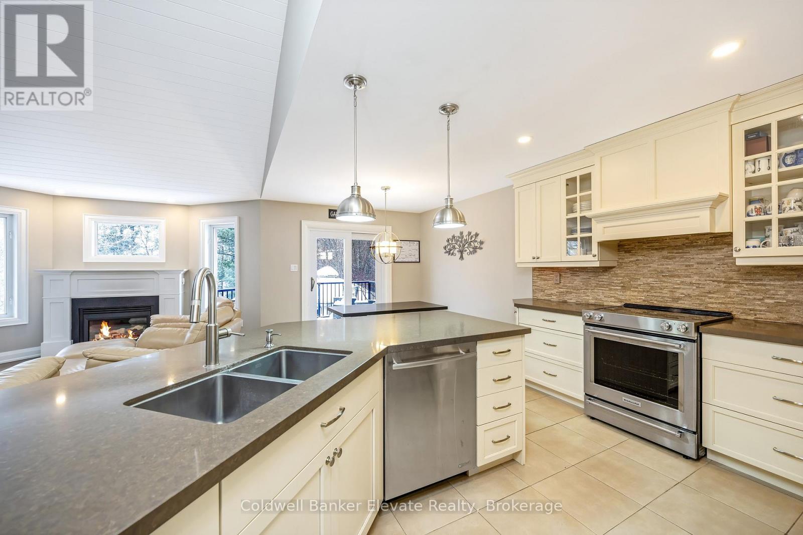 43 Newman Place, Halton Hills, Ontario  L7G 6A6 - Photo 15 - W12721390