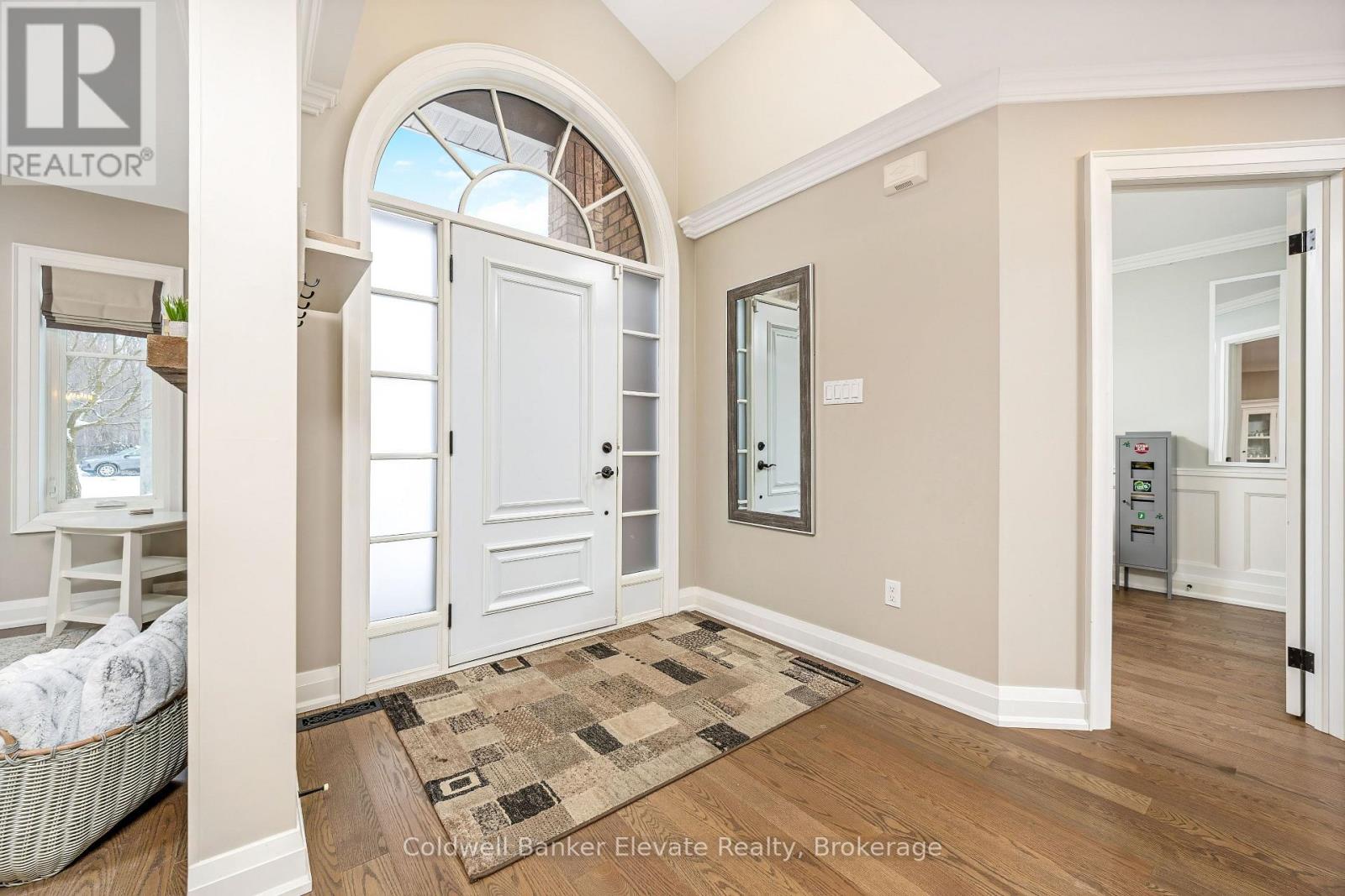 43 Newman Place, Halton Hills, Ontario  L7G 6A6 - Photo 4 - W12721390