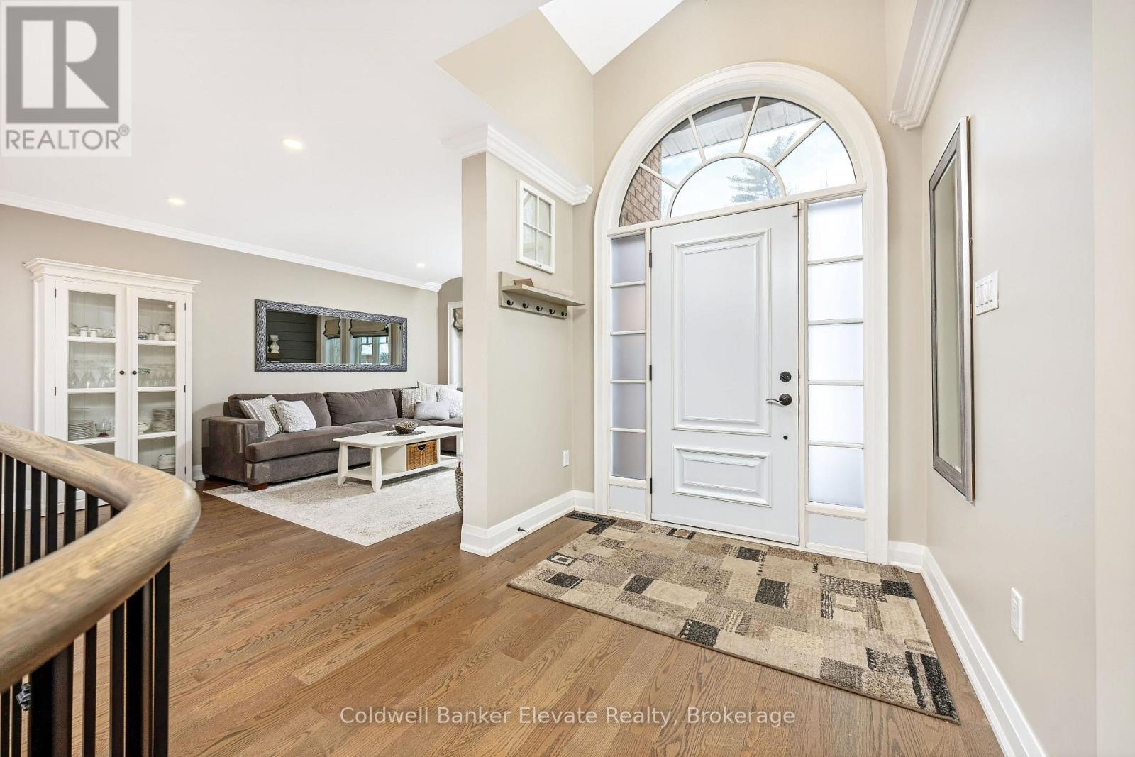 43 Newman Place, Halton Hills, Ontario  L7G 6A6 - Photo 5 - W12721390