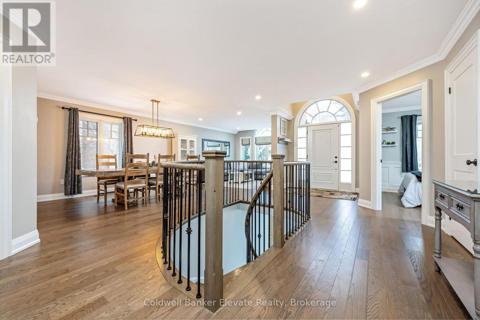 43 Newman Place, Halton Hills, Ontario  L7G 6A6 - Photo 6 - W12721390