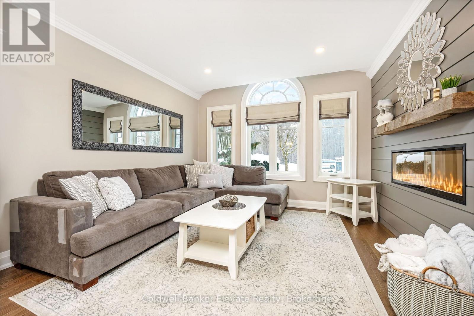 43 Newman Place, Halton Hills, Ontario  L7G 6A6 - Photo 9 - W12721390